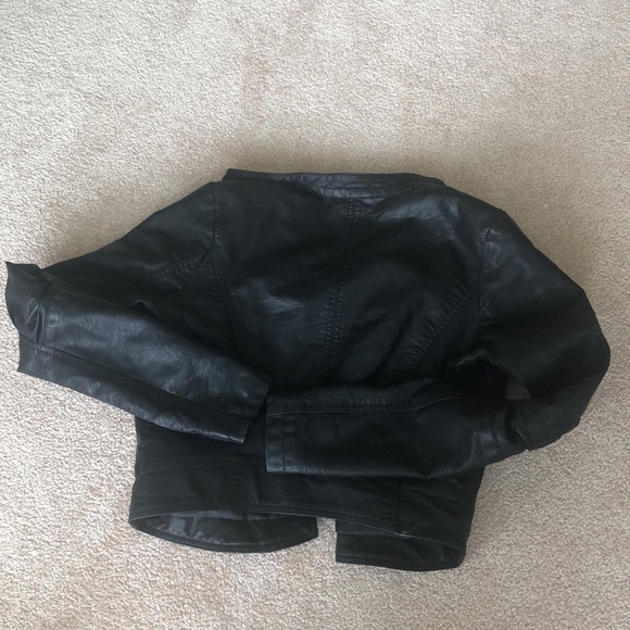 Faux leather jacket - Picture 5 of 7